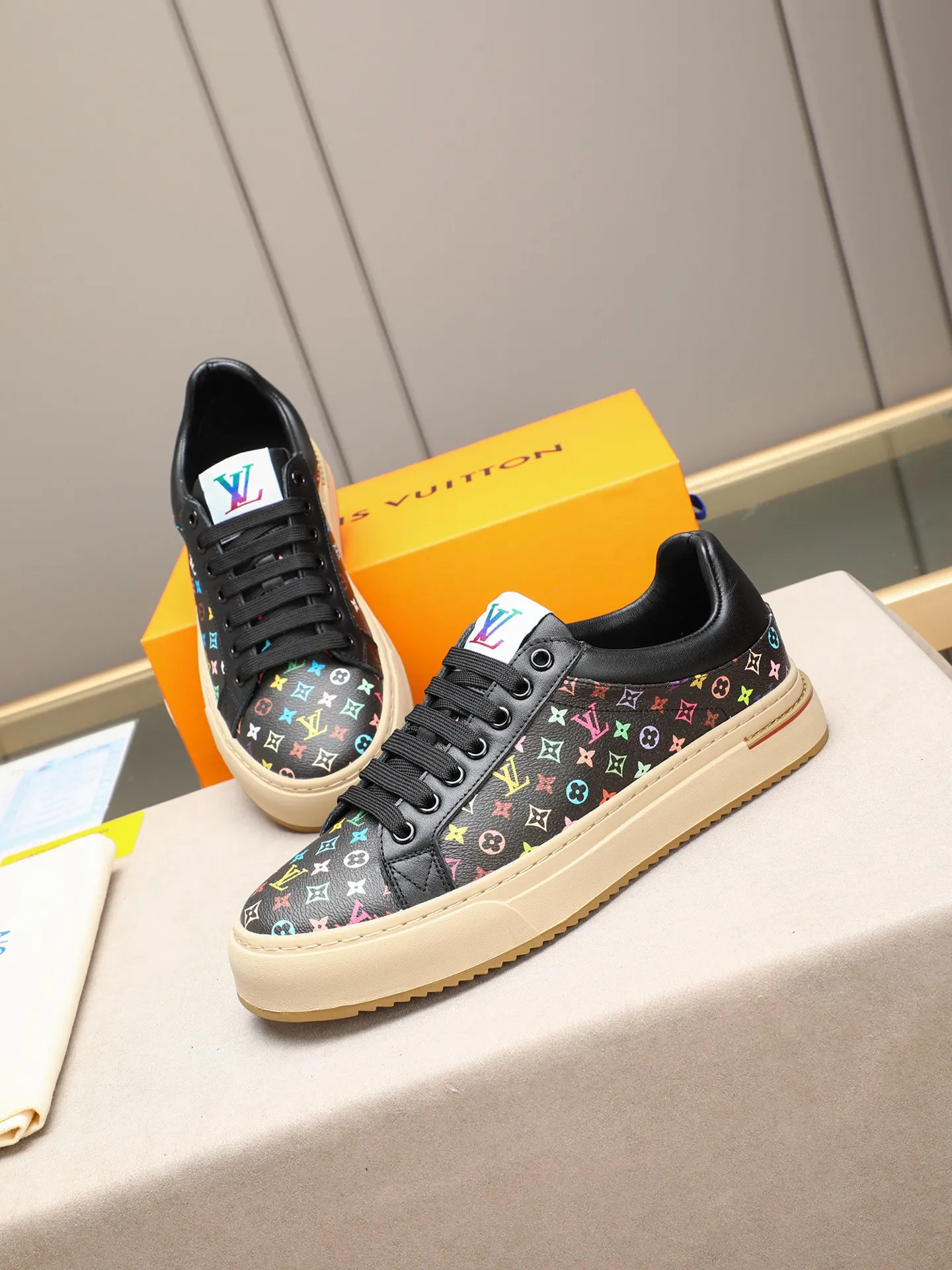 Mainly recommended model 👍👍👍P400 LOUIS VUITTON [Luden Yiwei] - LV upper imported first-layer cowhide combined with LV classic materials 🇩🇪 imported leather lining ➕ non-slip and wear-resistant outsole. Every man's identity is reflected in his elegant and stable upper shoes🚶🏻🚶🏻📯 No matter the wind or rain, the shoe last remains unchanged and can stand the test of time🔍️. ——Code number: 38-44 (45 can be customized)